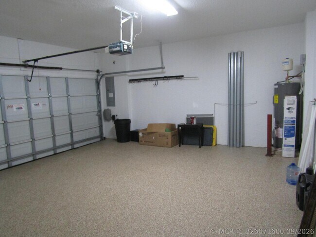 Building Photo - 1756 SW Jamesport Dr
