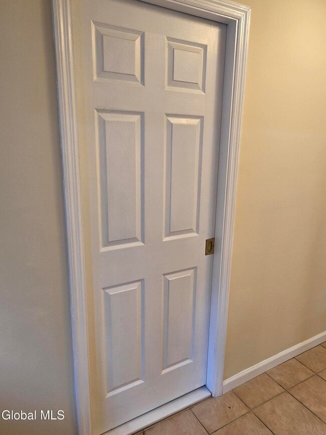 Building Photo - 7 Bedford Dr