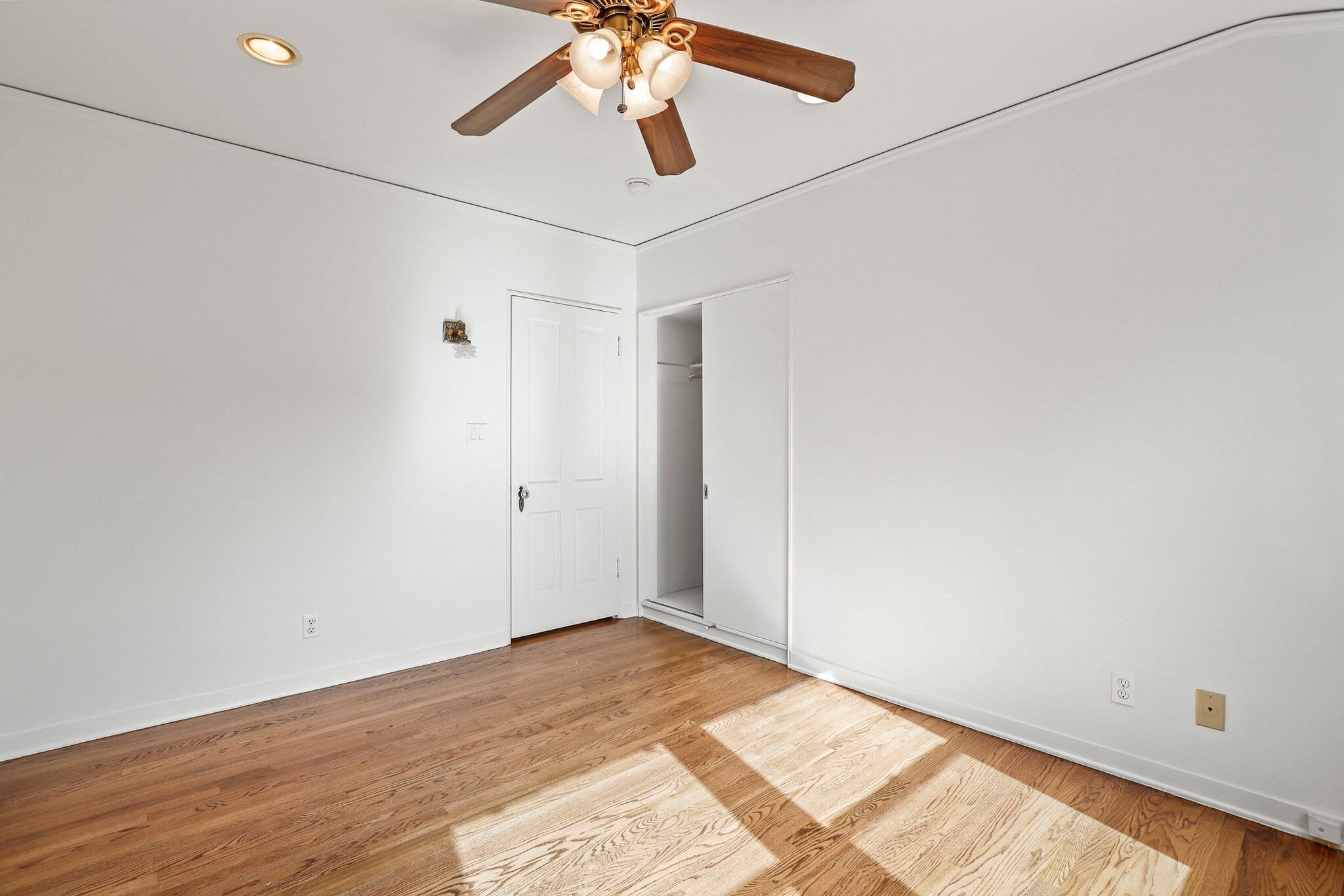 Building Photo - 1524 Coolidge Ave