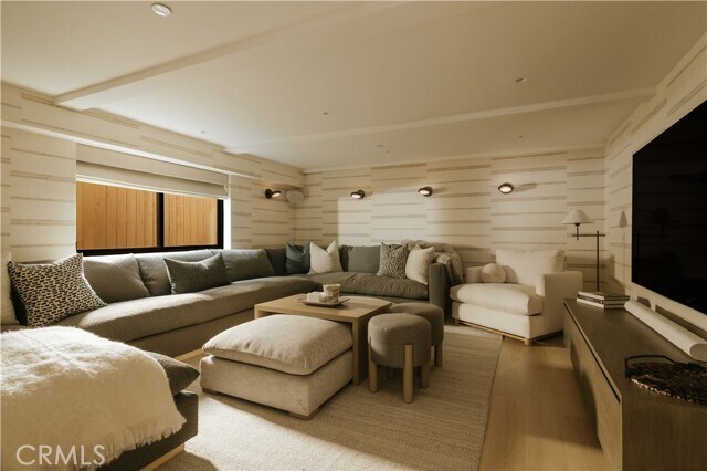 Building Photo - 212 Hazel Dr