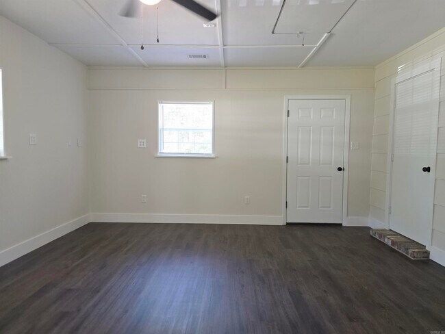 Building Photo - 3123 Ward Dr