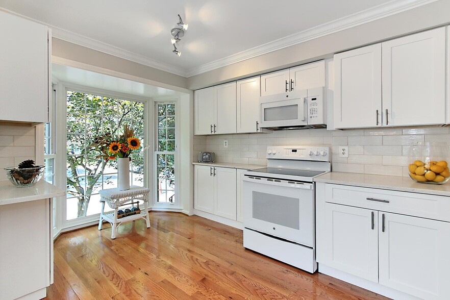 Building Photo - 6572 Flagmaker Ct