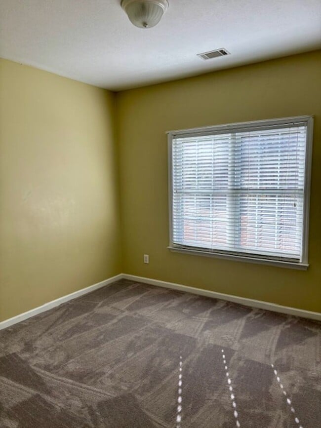 Building Photo - AVAILABLE NOW - 3 Bedroom 2.5 Bath Home in North Augusta!