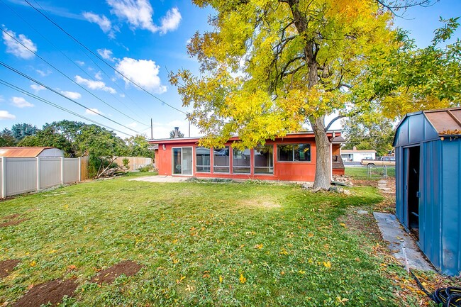 Building Photo - Boise Bench Home w/ Sun Room