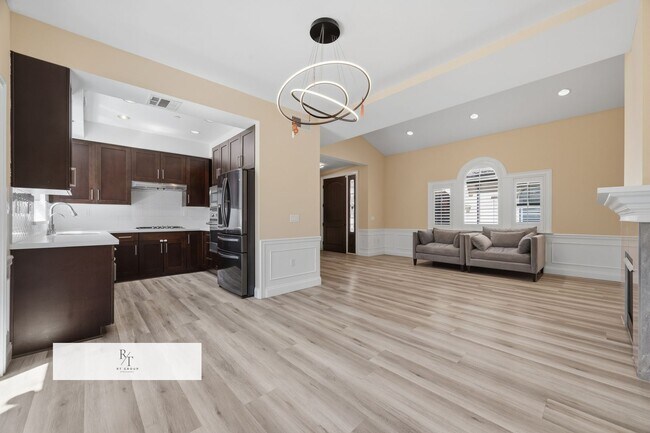 Building Photo - Beautiful Mediterranean Luxury Home in Exclusive Gated Villa Sierra, Arcadia