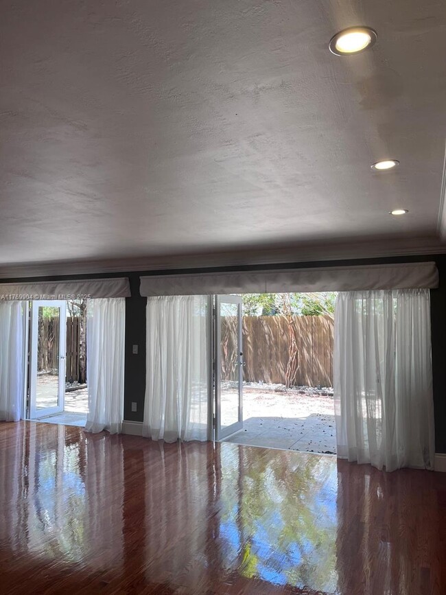 Building Photo - 7510 SW 58th Ave