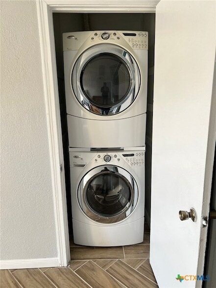 Building Photo - 805 Sissom Rd