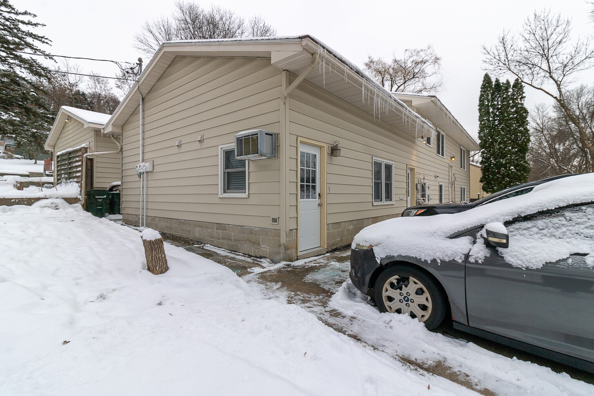 Building Photo - 404 James Ave