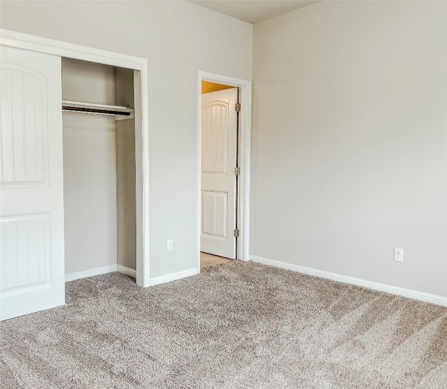 Building Photo - 7220 Wyoming Springs Dr