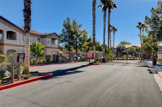 Building Photo - 5751 E Hacienda Ave