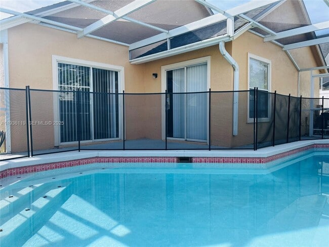 Building Photo - 332 Oceanside Ct