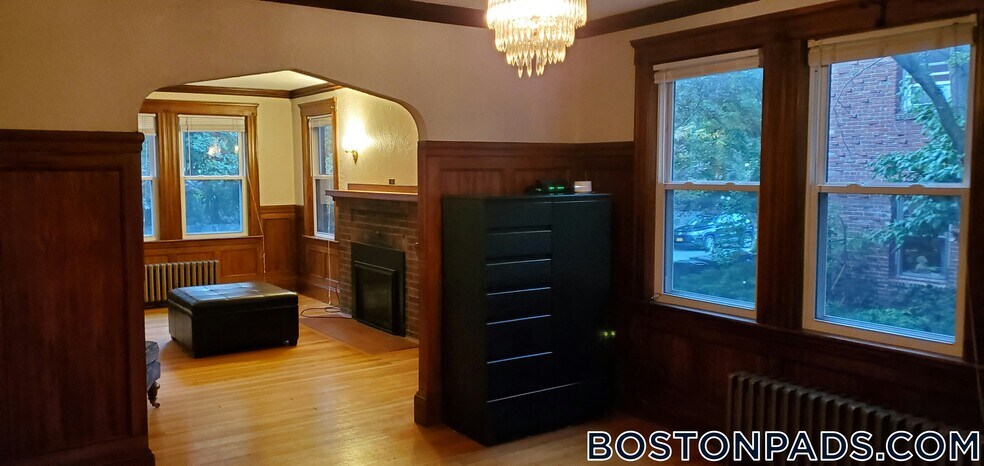 Building Photo - 31-33 Greycliff Rd.