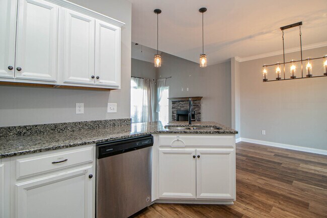 Building Photo - 3300 Twelve Oaks Blvd