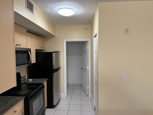 Building Photo - 2 Bedroom Condo in Aventine - Miramar