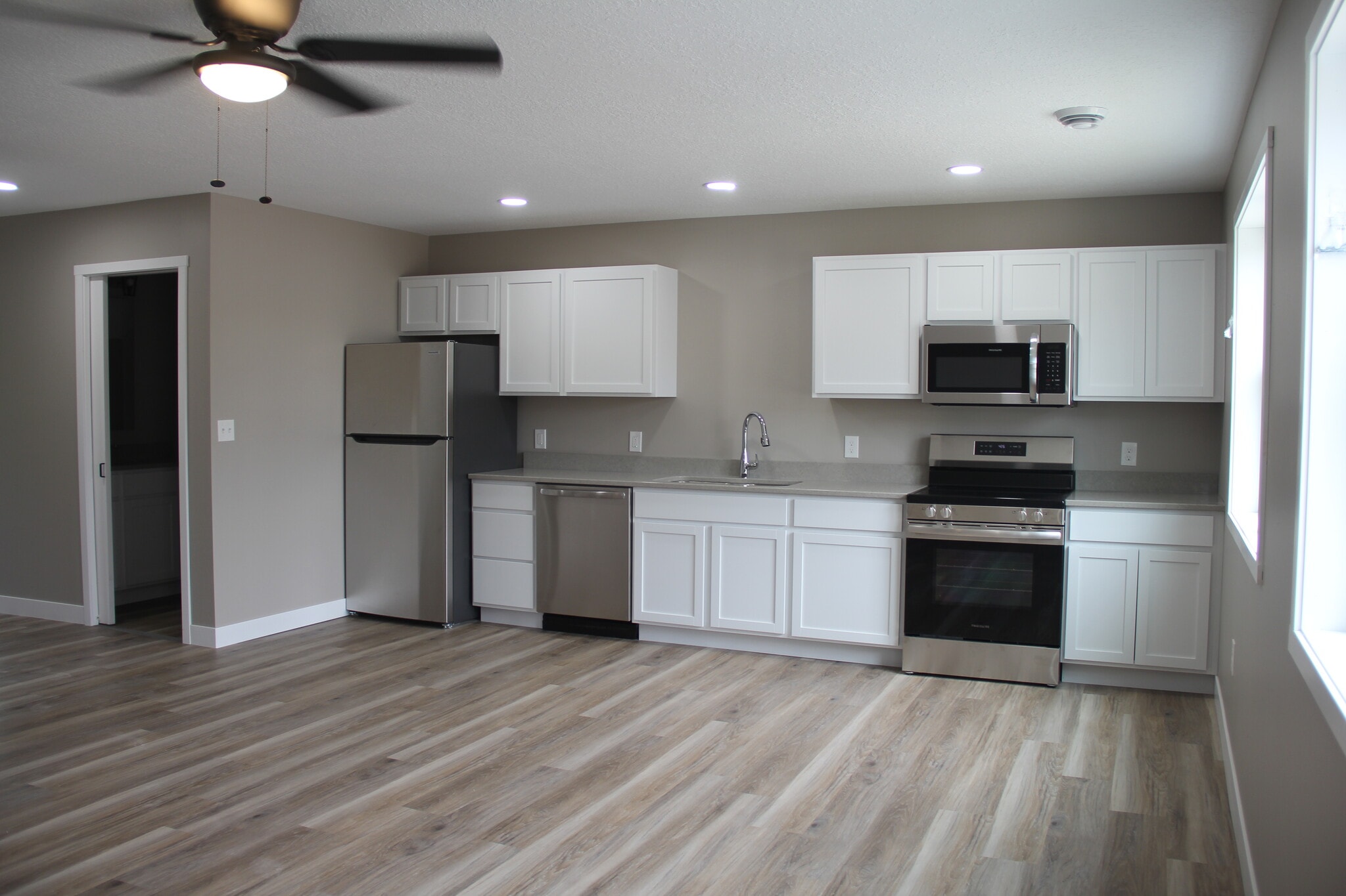 Building Photo - Island Glen #2