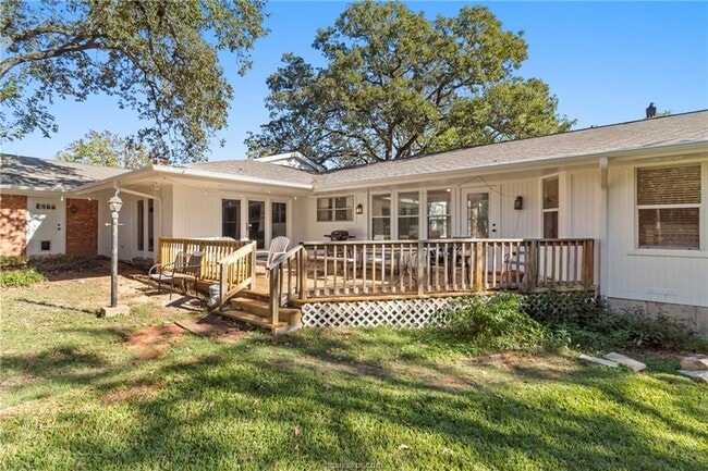 Building Photo - 1108 Neal Pickett Dr
