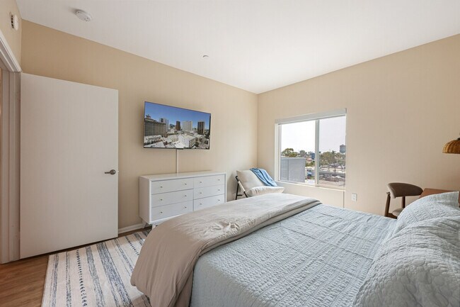 Building Photo - 4388 Ohio St