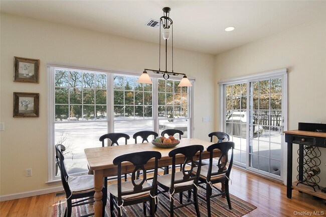 Building Photo - 492 E Hampton Sag Harbor Turnpike