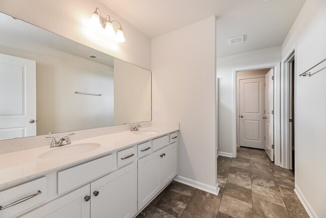 Building Photo - 258 Clydesdale Cir