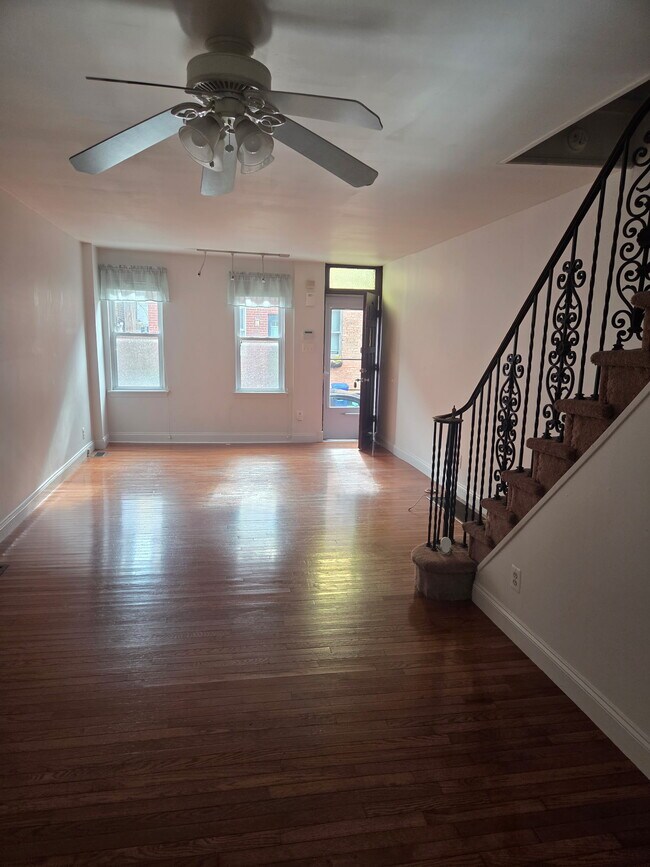 Building Photo - 1502 S Clarion St