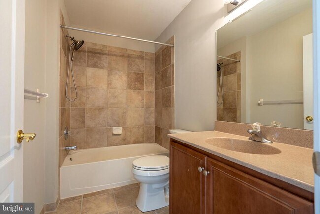 Building Photo - 576 Championship Dr