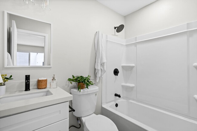 Building Photo - Beautiful Studio Style Condo in Morena w/ ...