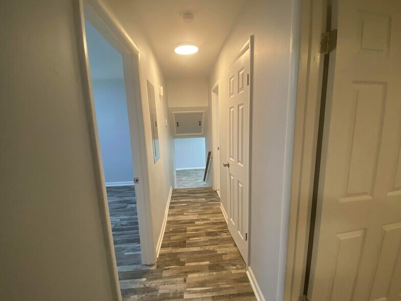 Building Photo - 3607 Oakdale Cir NW