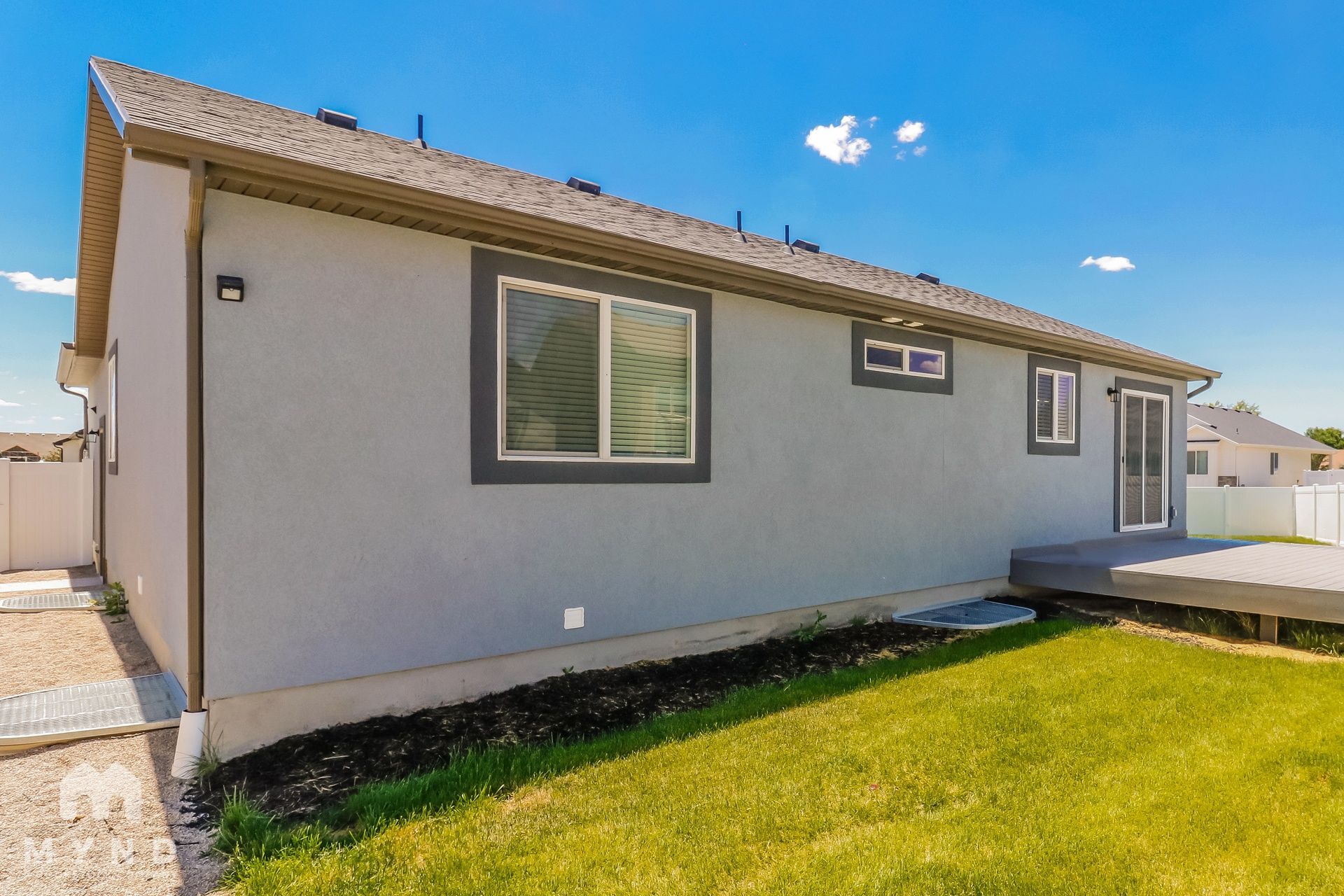 Building Photo - 2251 E Maple Dr