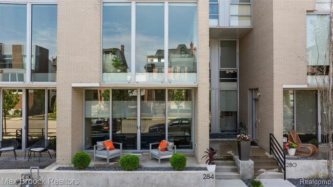 Building Photo - 284 Alfred St