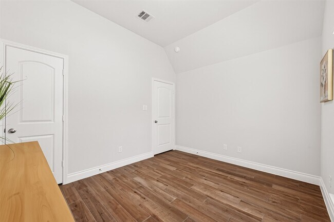 Building Photo - 17171 Crimson Crest Dr