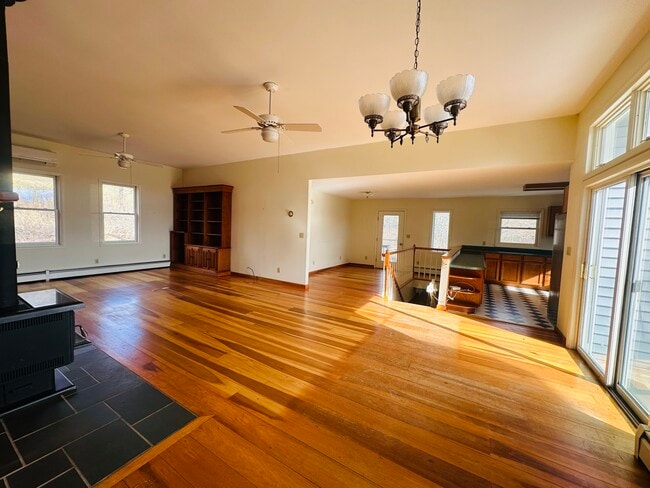 Building Photo - 1510 Graham Rd