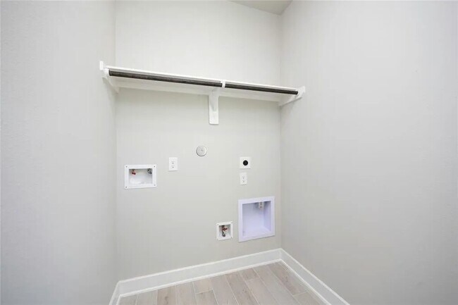 Building Photo - 24130 Elkhorn Gln Ln