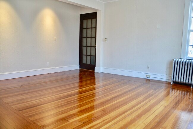 Building Photo - 291 Mt Auburn St