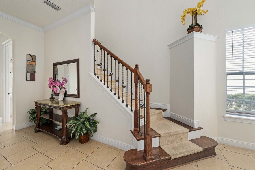 Building Photo - 1080 Castle Pines Ct
