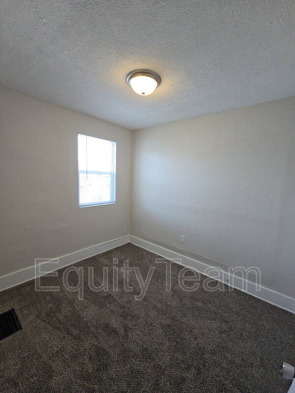 Building Photo - 421 S Jersey St
