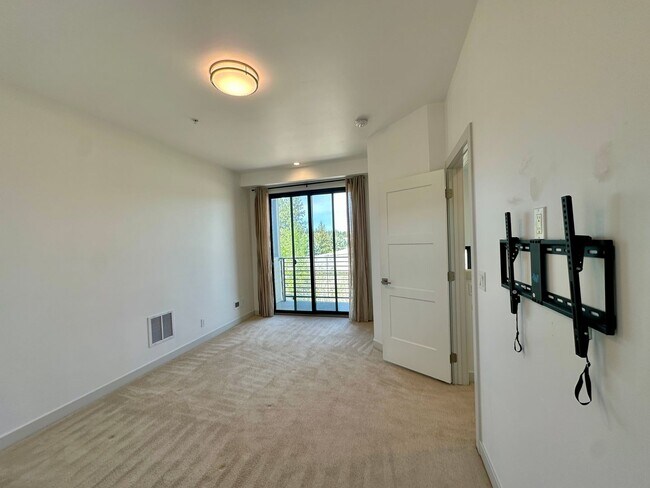 Building Photo - 4757 Kona Dr
