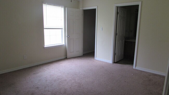 Building Photo - 5386 Quail Creek Cir