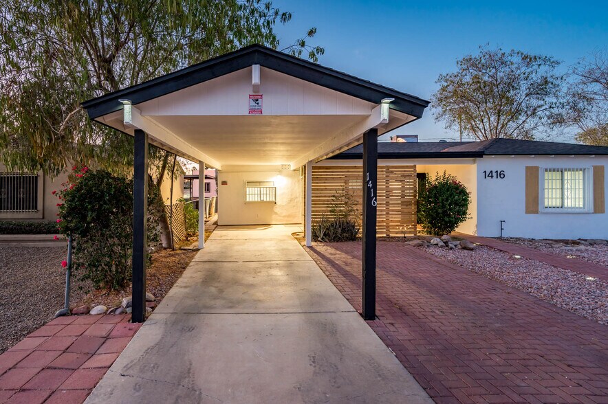 Carport Parking - 1416 W Clarendon Ave