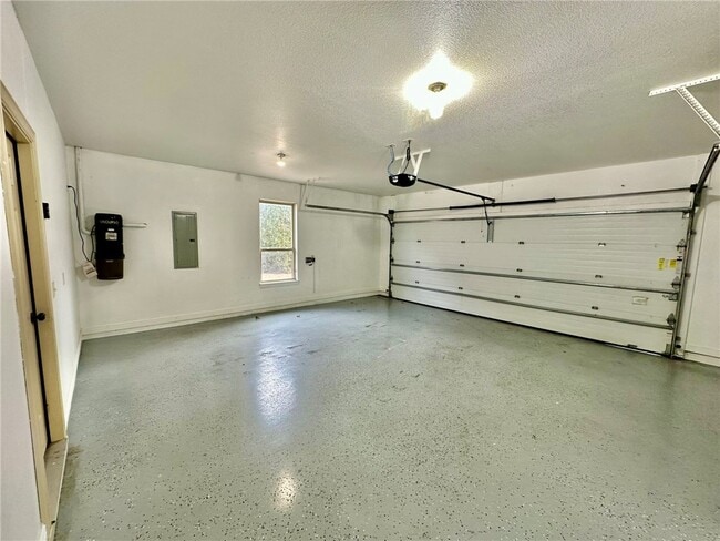 Building Photo - 6507 W Valley View Rd
