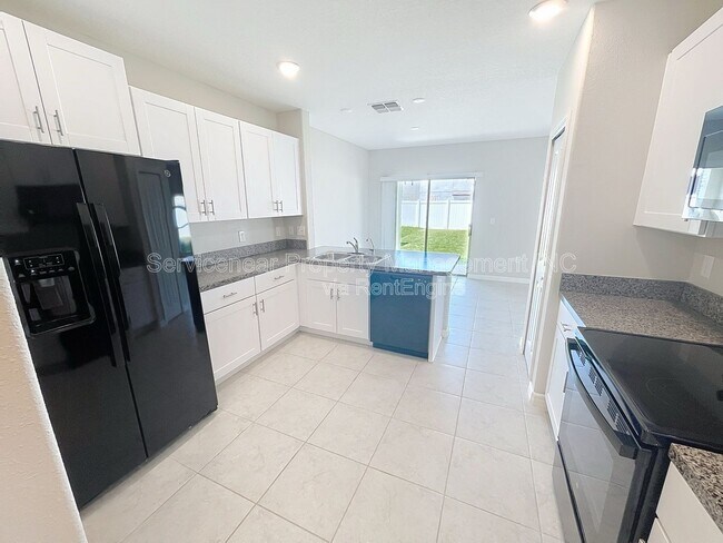 Building Photo - 7029 Samuel Ivy Dr