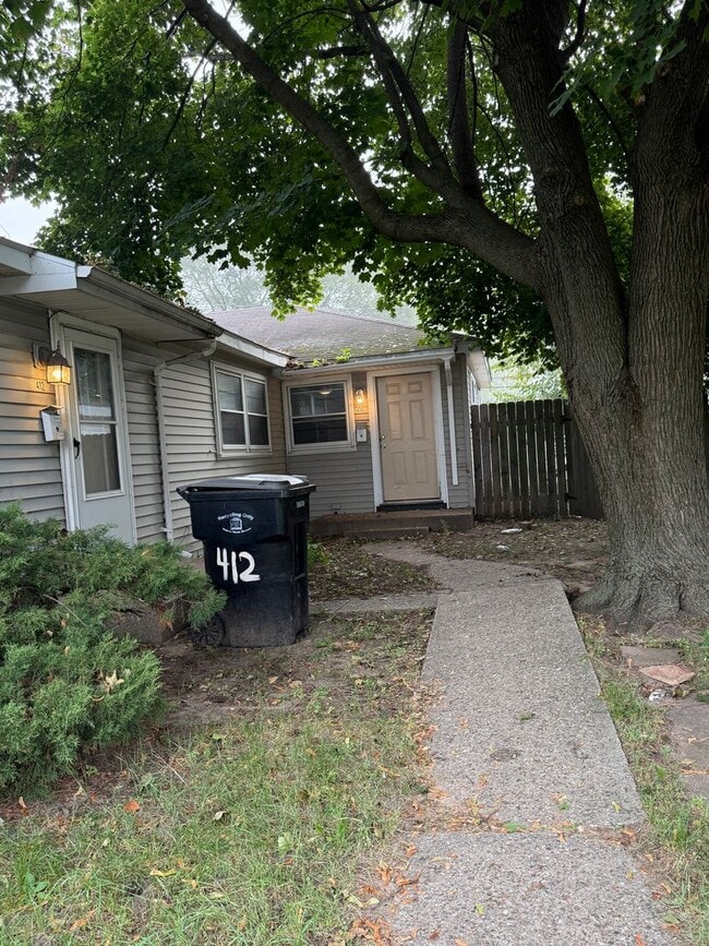 Primary Photo - Cute 1 Bedroom 1 Bath Duplex