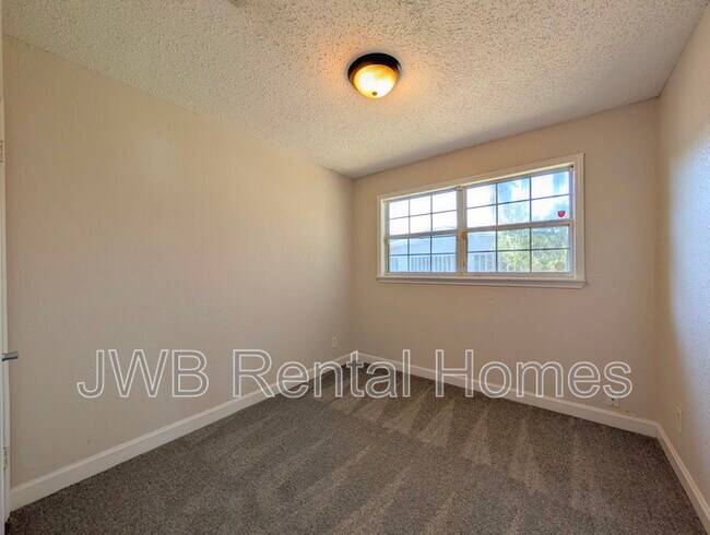 Building Photo - 8532 Buckingham Rd