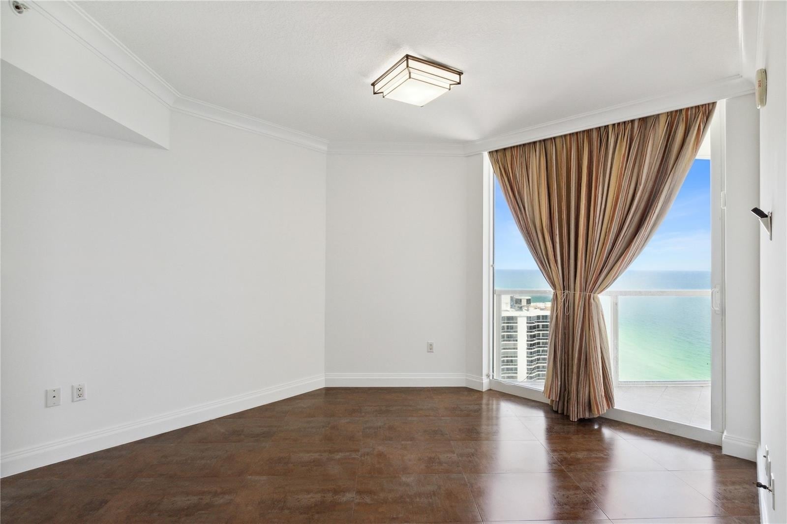 Building Photo - 16699 Collins Ave