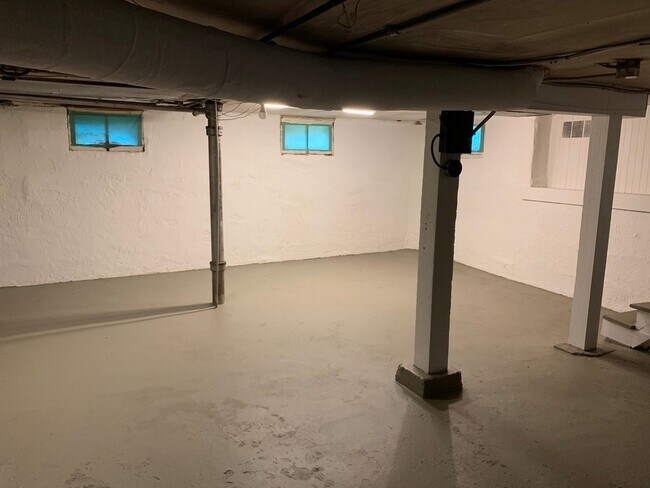 Building Photo - 2bed/1 Bath Bungalow in Rose City/Alameda
