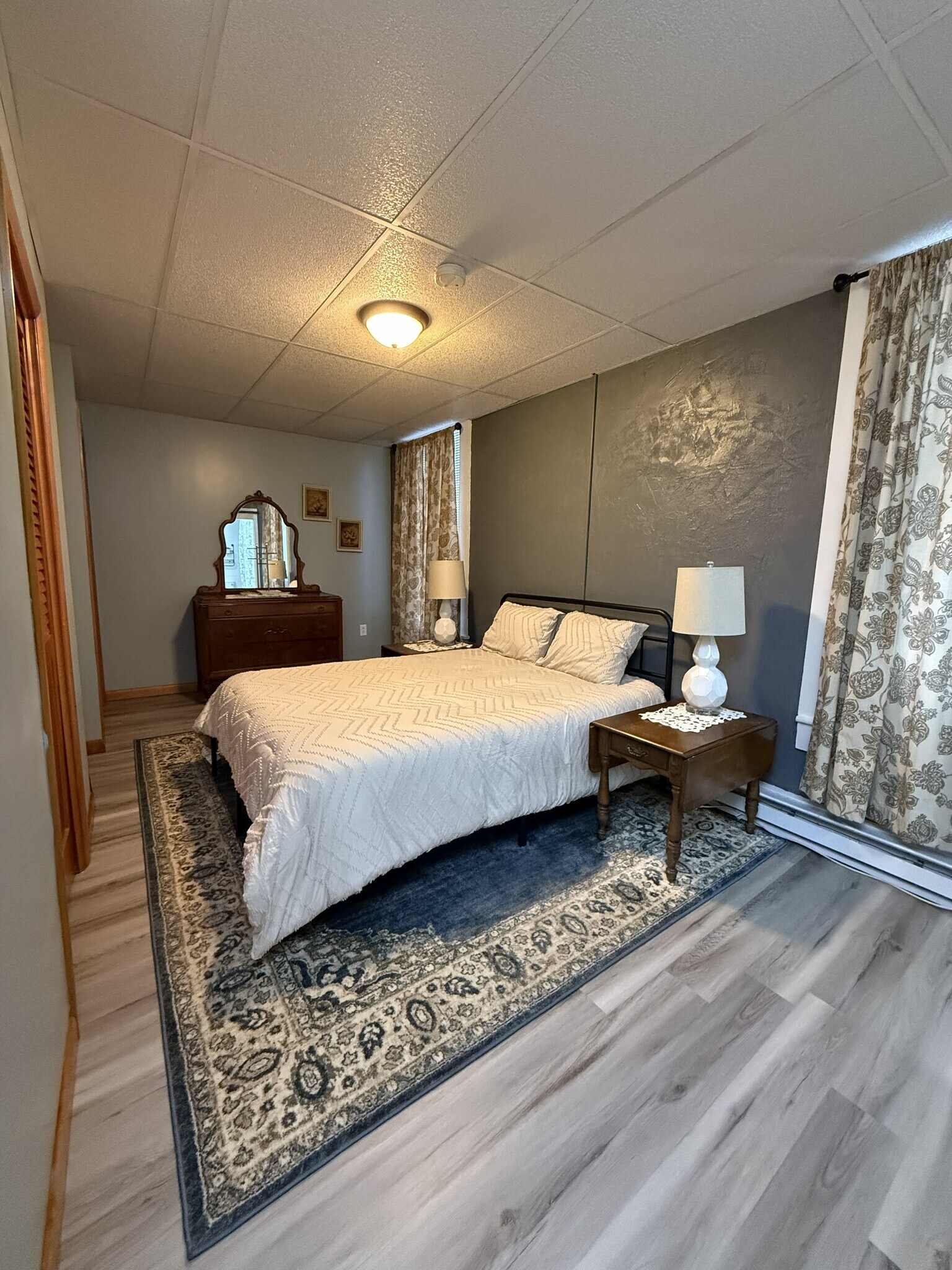 Building Photo - 147 S Main St