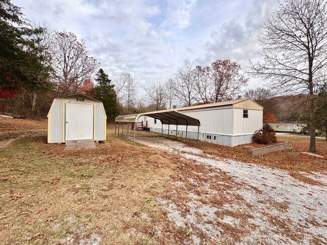 Building Photo - 3/2 Split Floor Plan!