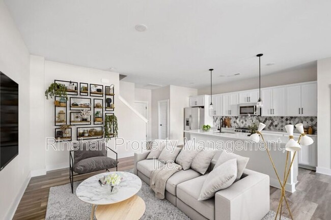 Building Photo - 664 Herlong Ave