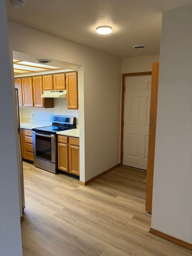 Building Photo - 2 Bedroom 1 Bathroom Condo