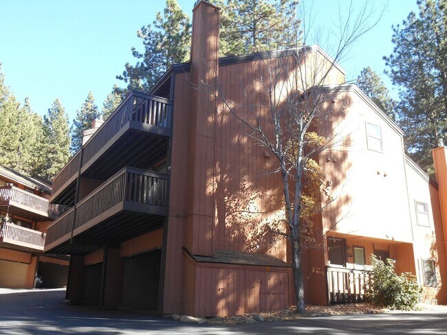 Building Photo - 2 bedroom plus loft condo with carport