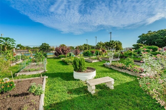 Building Photo - 1502 Cottonwood Terrace